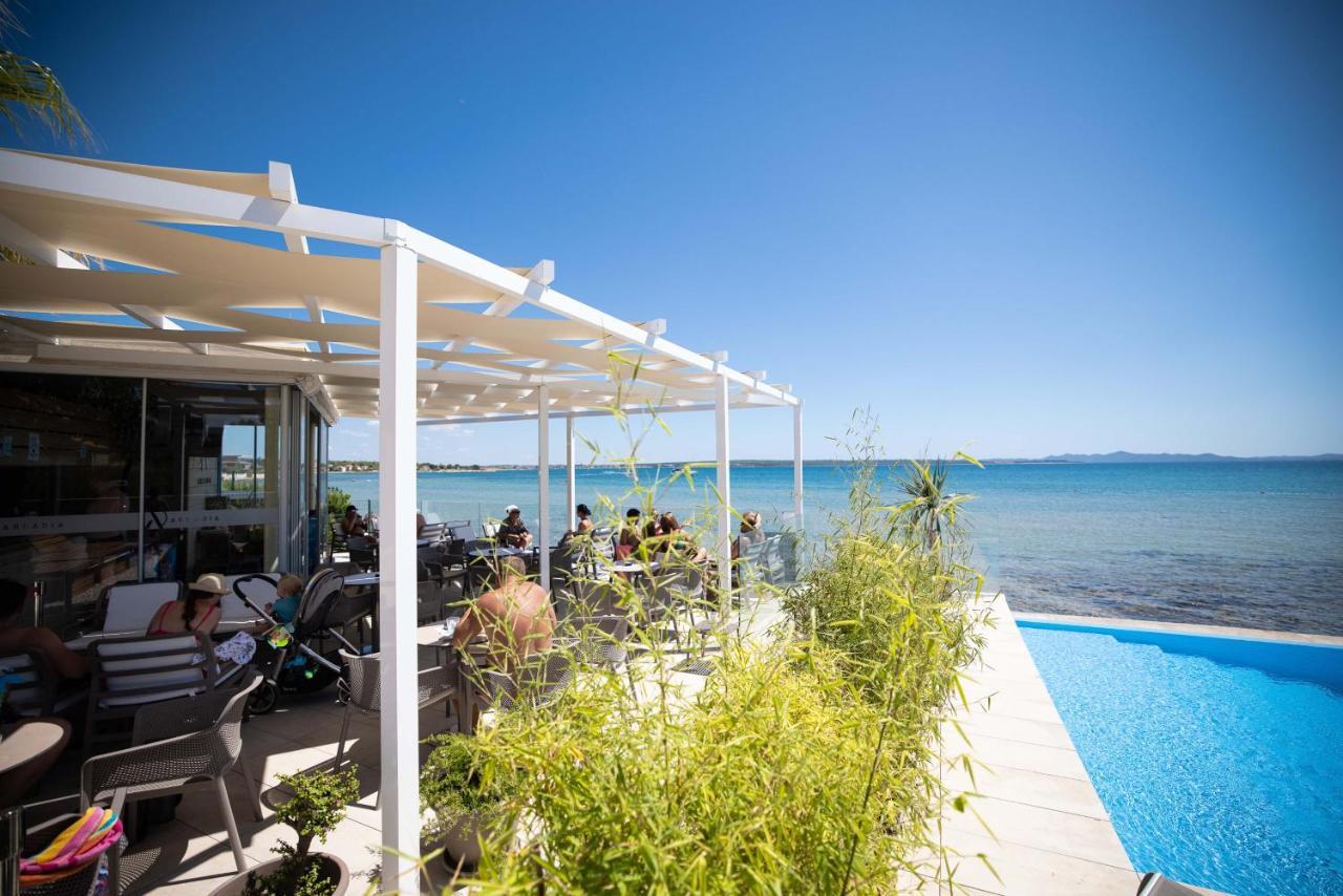 פריבלאקה Arcadia Eco-Luxe Mobile Homes With Infinity Pool By Oiko Collection מראה חיצוני תמונה