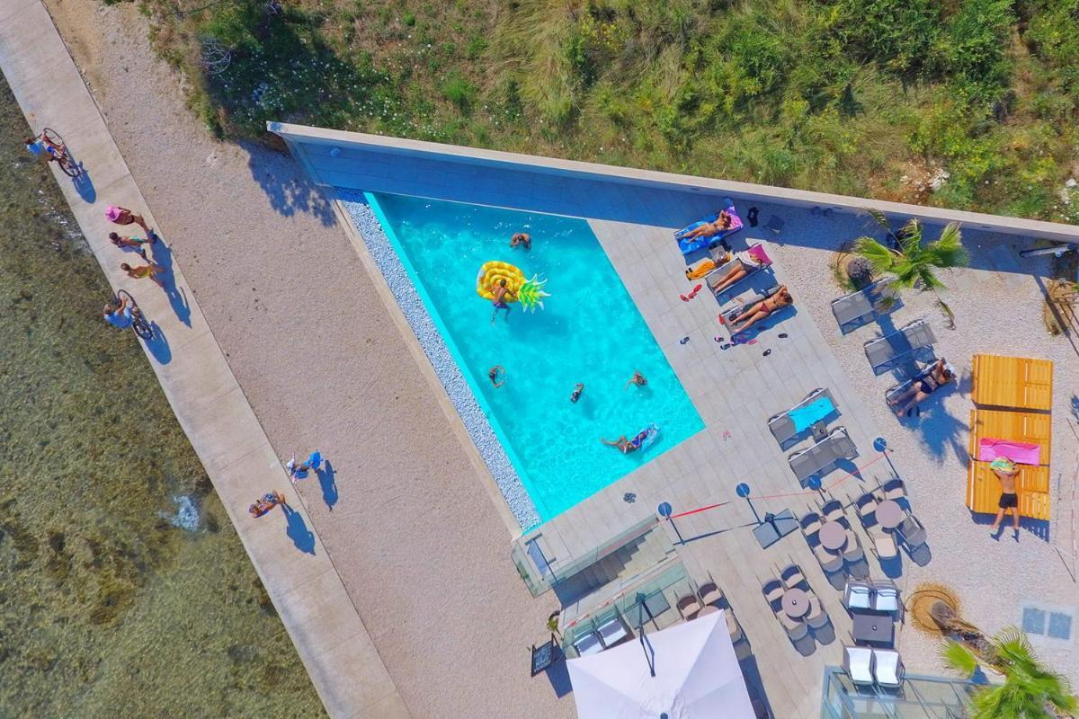 פריבלאקה Arcadia Eco-Luxe Mobile Homes With Infinity Pool By Oiko Collection מראה חיצוני תמונה